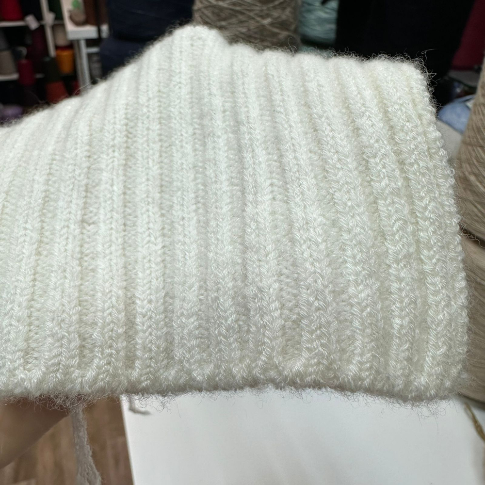 FLEX - Loro Piana; 95% кашемир, 5% эластан; 2600м/100гр; col. 8387, Part.\Lot 110855, цвет: белый