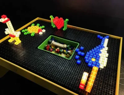 Интерактивный стол со светящимся конструктором