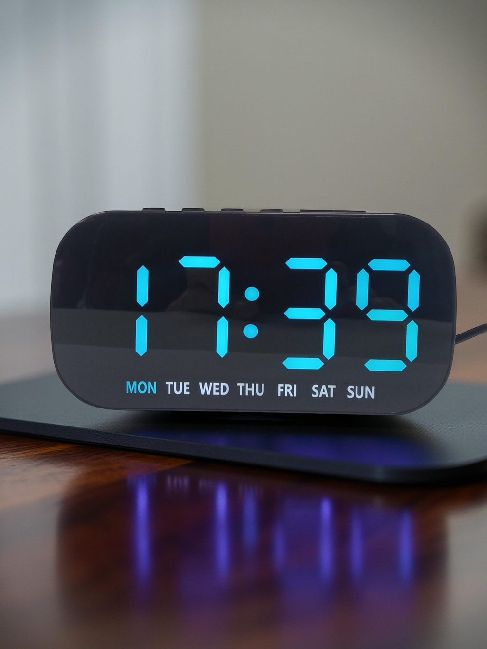 Часы-будильник настольные LED DS-5507 черный корпус