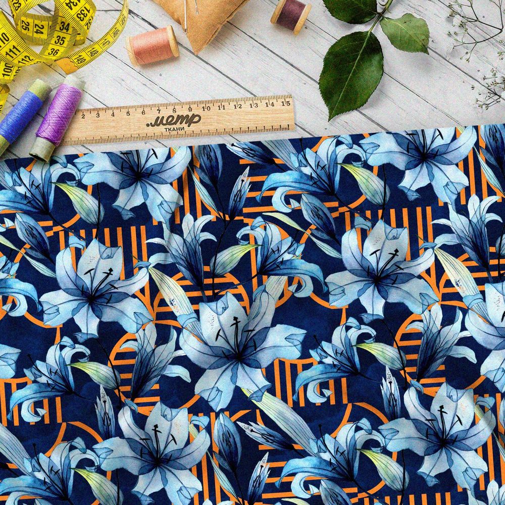 Ткань шифон акварельно-голубые цветы на синем фоне