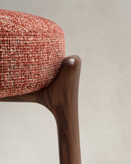 Granite Барный табурет из терракотового шенилла и массива ясеня в отделке орех 75 см