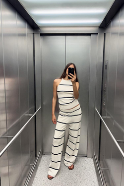 ZARA СКРОЕННЫЙ ПО КОСОЙ ТОП С ГОРЛОВИНОЙ ХАЛТЕР, ТЕМНО-СИНИЙ/БЕЛЫЙ