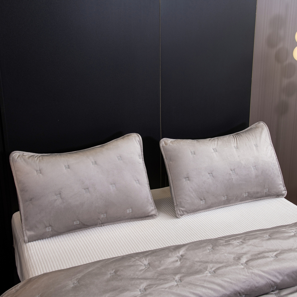 Велюровое покрывало Grande OVS013, размер 240*260, наволочки 50-70 2 шт