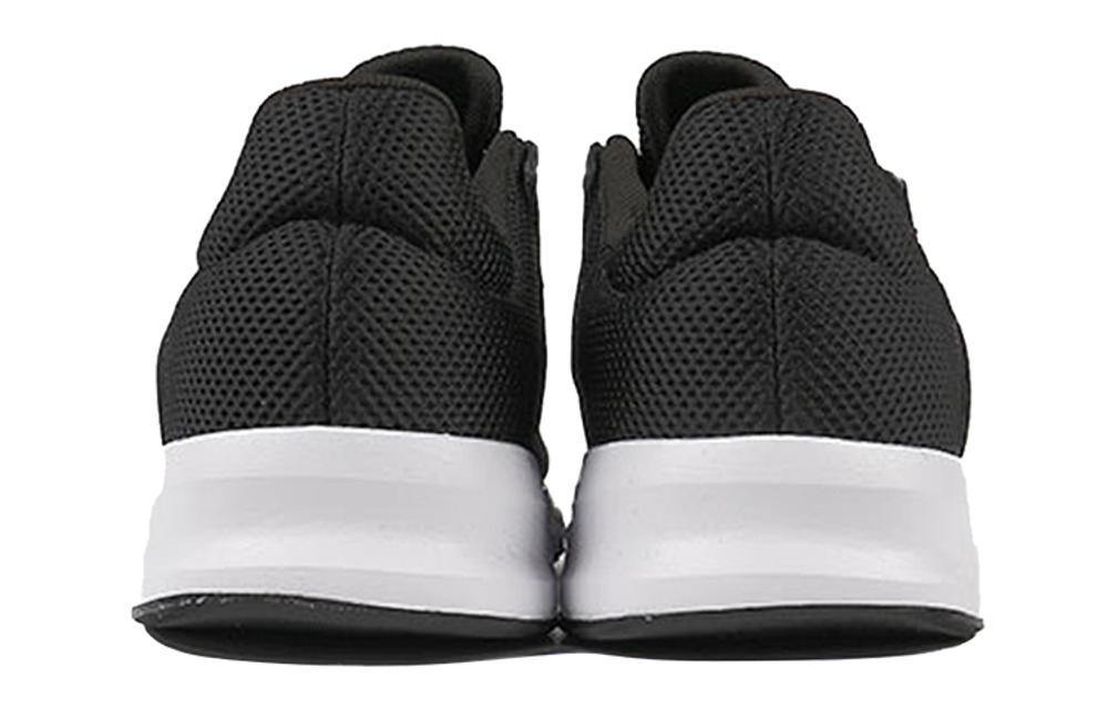 Кроссовки Adidas Showtheway