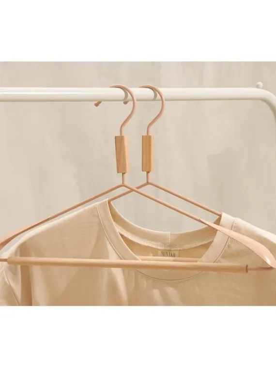 Вешалка для одежды с усиленными плечиками SAVANNA Wood, 42×22×3,2 см, цвет розовый