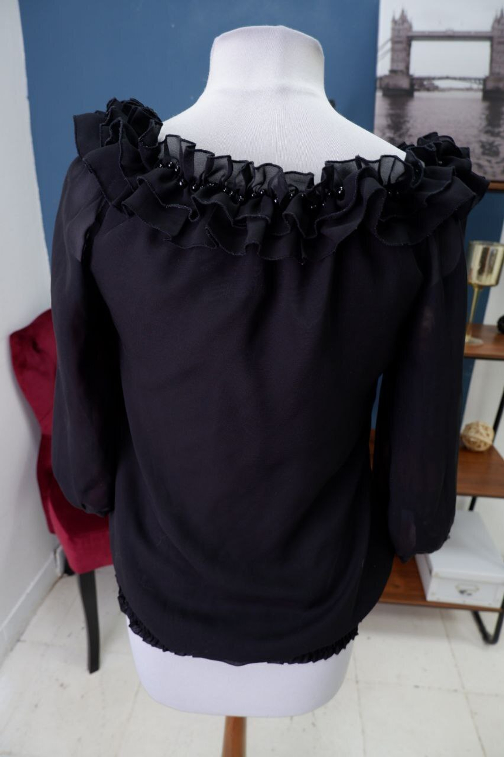 Блузка Oggi лаконичная 46 размер