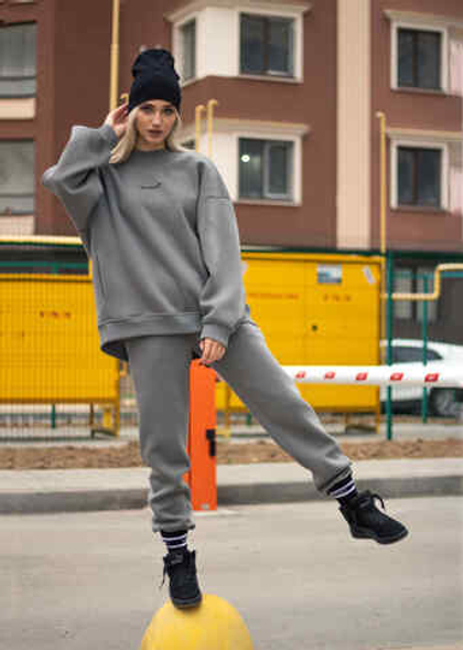 Свитшот женский оверсайз с начесом серый