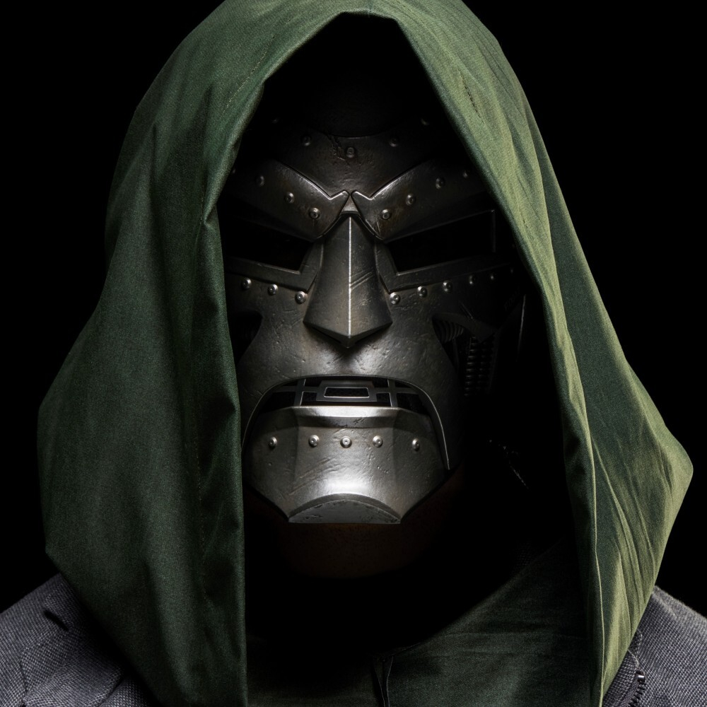 Hasbro Marvel Legends - DOCTOR DOOM Шлем с капюшоном G0586
