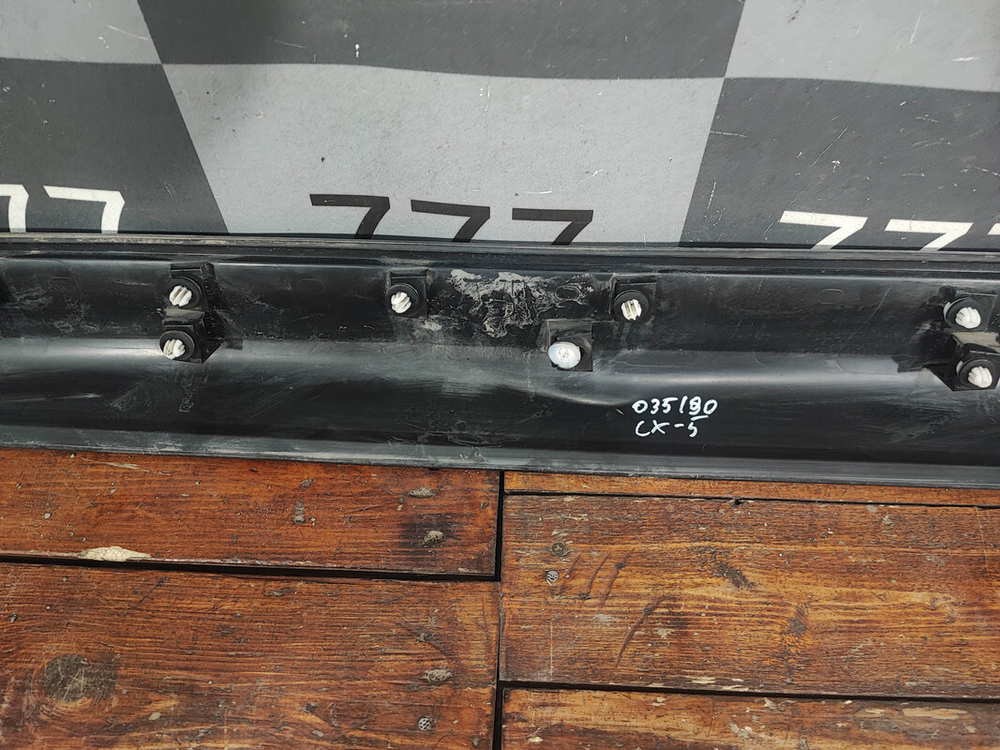 Накладка двери передней правой Mazda CX-5 2 (KF) 17-нв Б/У Оригинал KB7W51RA1