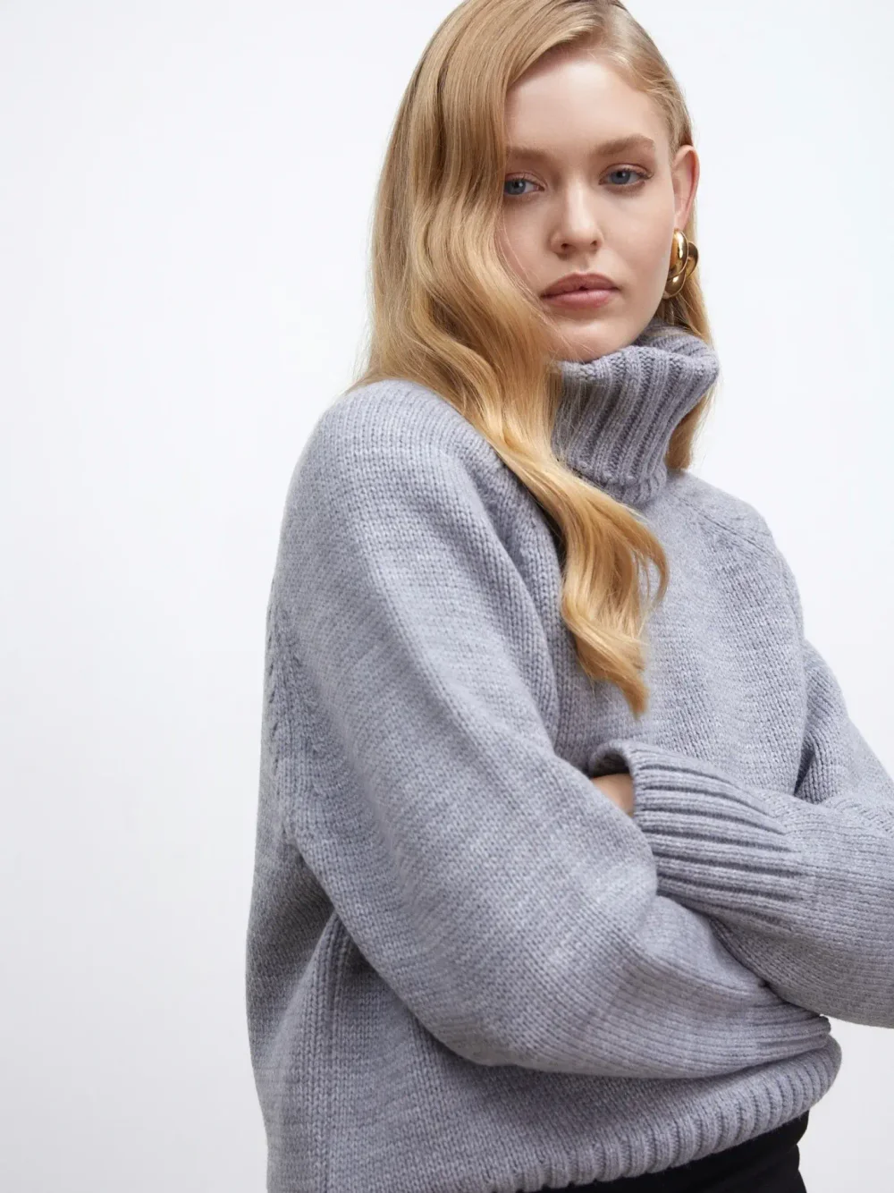 Свитер с горлом, Светло-серый