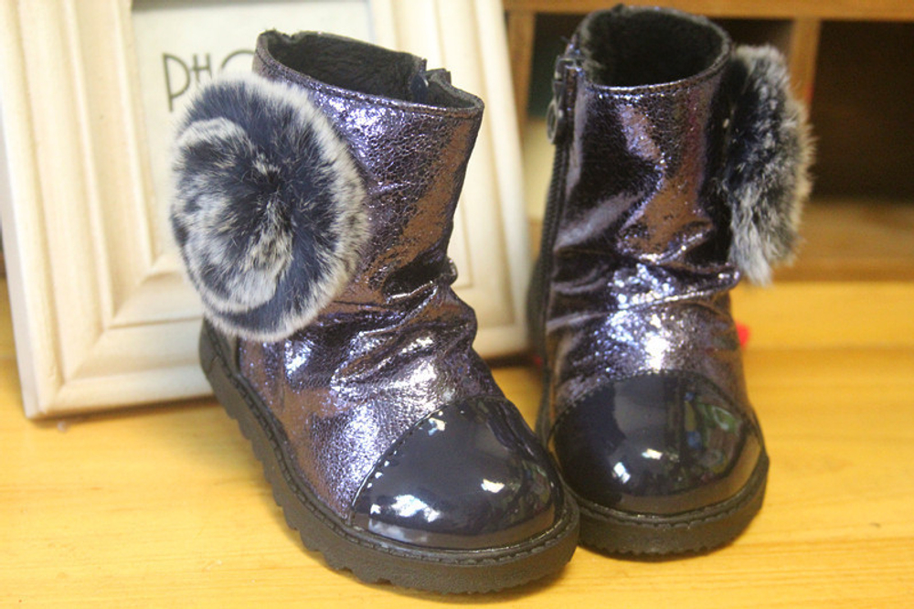 Сапоги детские блестящие с мехом кролика