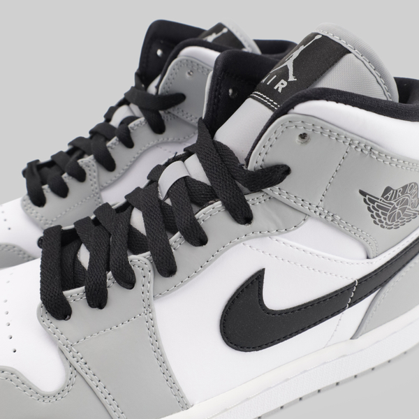 Кроссовки Jordan 1 Mid Light Smoke Grey артикул:554724-092 - купить в магазине Дайс