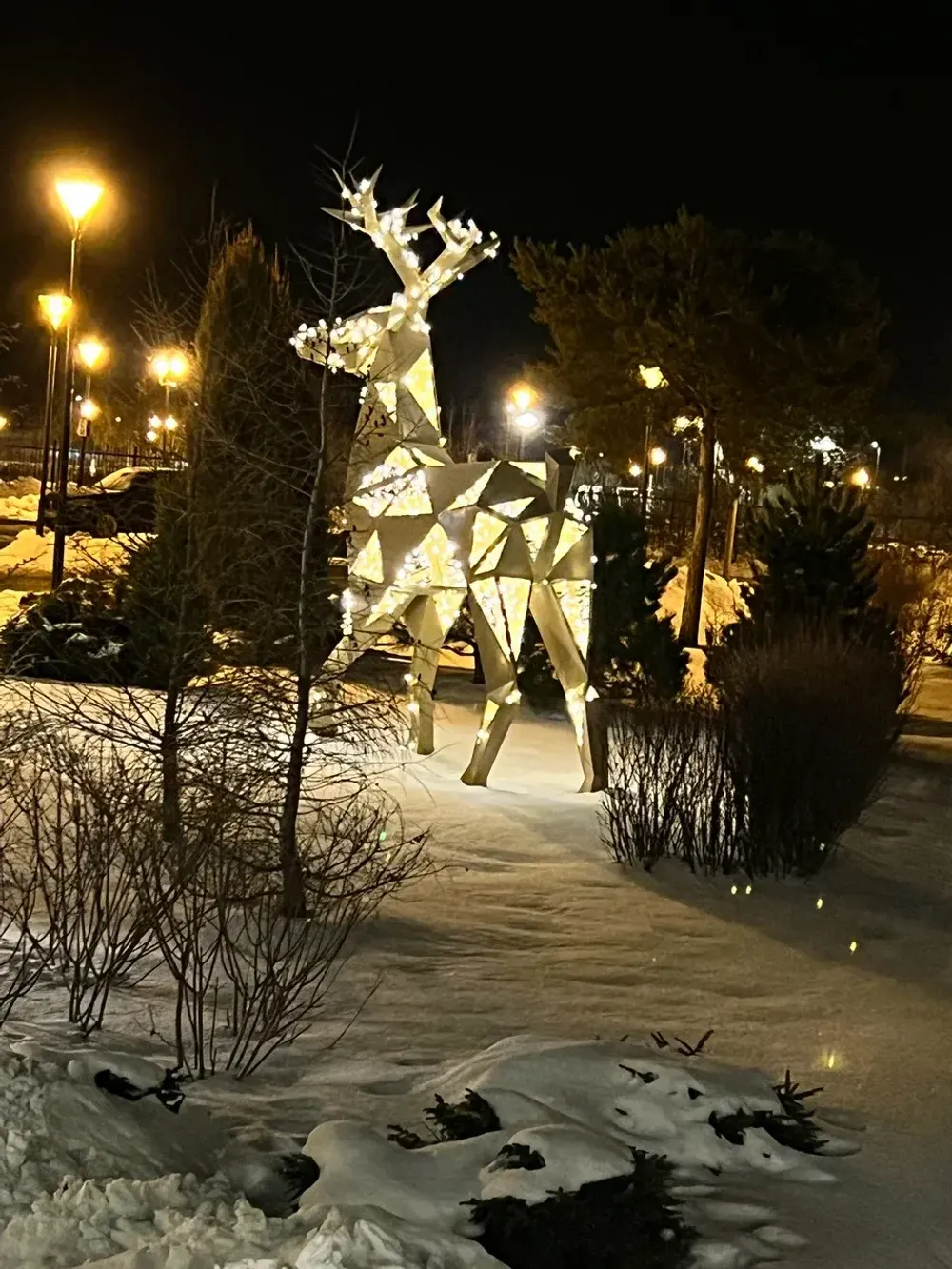 Полигональный светодиодный "Олень золотой" 4 м