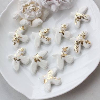 Подвеска фарфоровая Птичка (белый с золотом) 34*42 мм S038