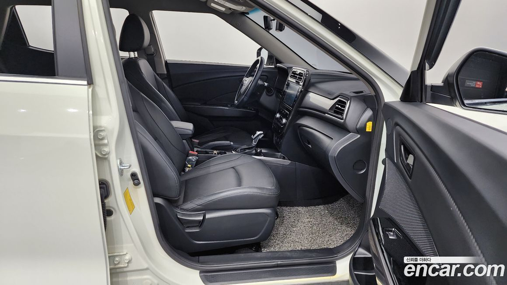 KG Mobility (Ssangyong) Very New Tivoli Дизель 1.6 2WD (08.2019)