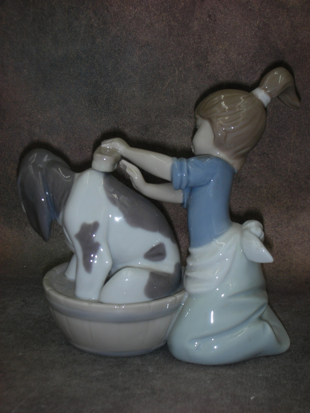 Статуэтка. Фарфор. Купание щенка. Lladro. Испания