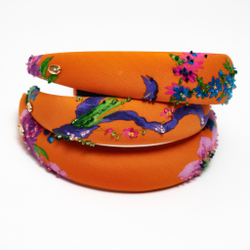 Ободок из оранжевого жаккарда расшитый камнями в тон
