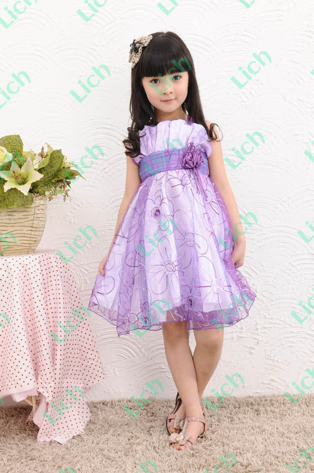 Платье на бретелях с пышной двухслойной юбкой и поясом