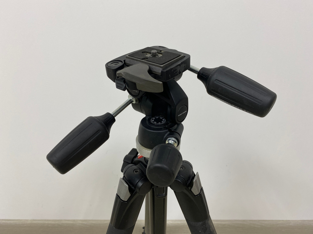 Manfrotto 055XPROB + Manfrotto 804RC2