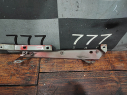 Кронштейн крыла переднего правого LADA Granta 18-нв Б/У Оригинал 8450104278