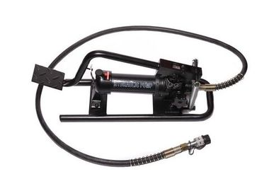 Насос гидравлический ножной (20-700bar,емкость масла-0.6л, длина-550мм,ширина-150мм,высота-300мм) FORCEKRAFT FK-B800B