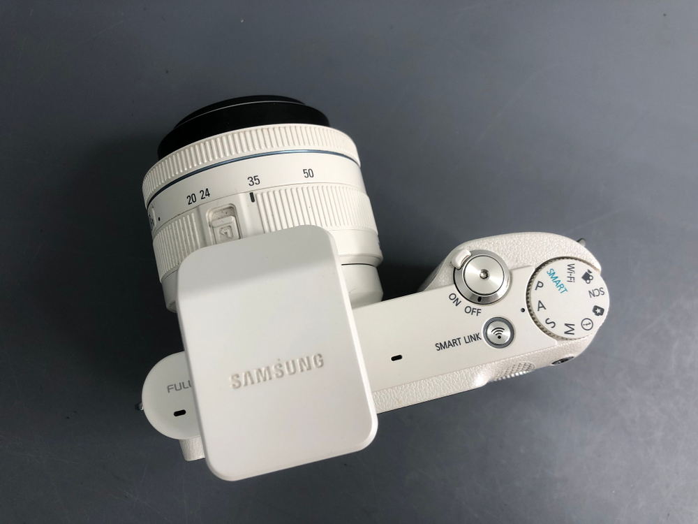 Samsung NX1000 Kit 20-50mm II ED 3.5-5.6 i-Function