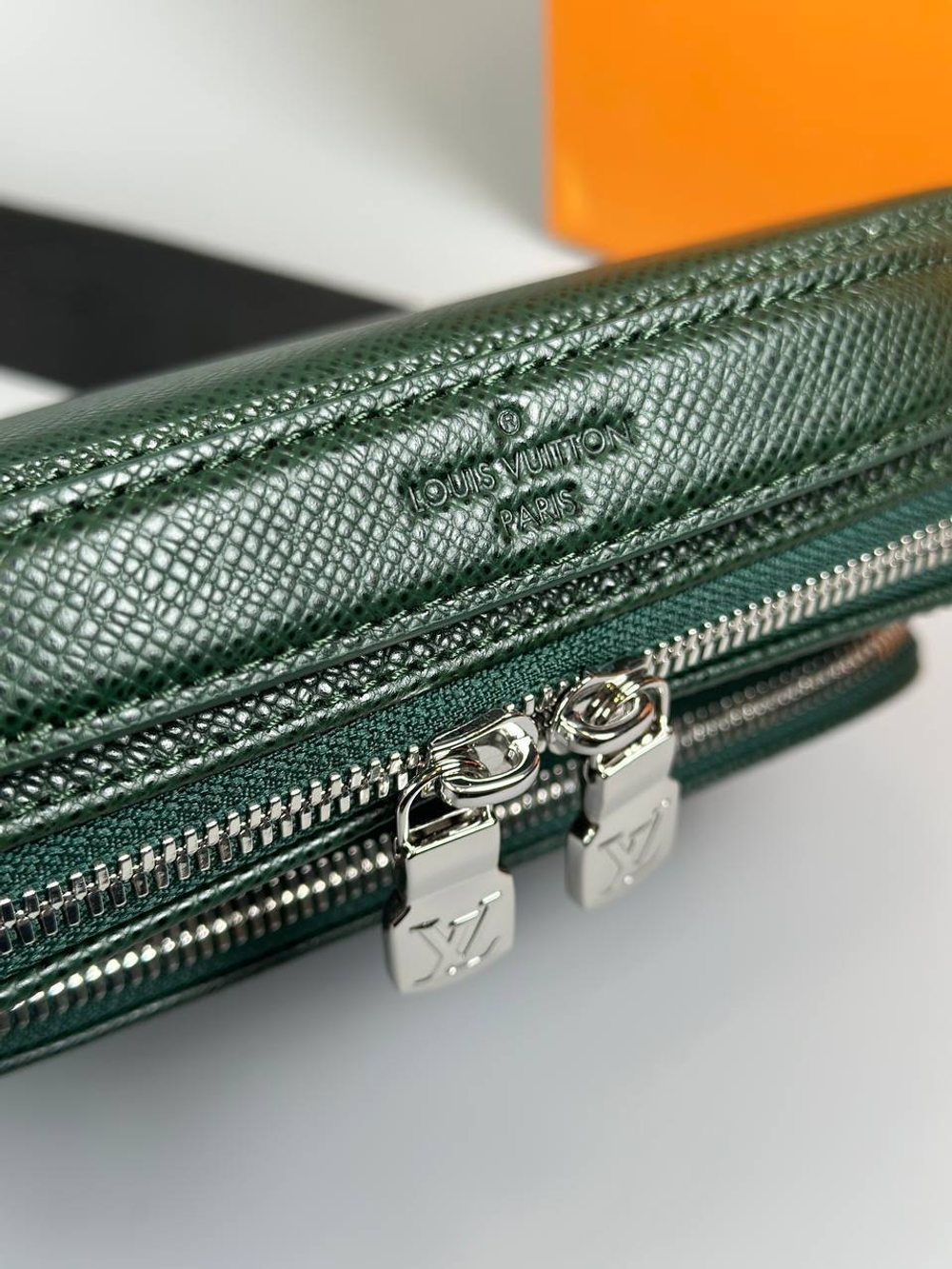 Сумка-мессенджер Louis Vuitton, арт. 479650508