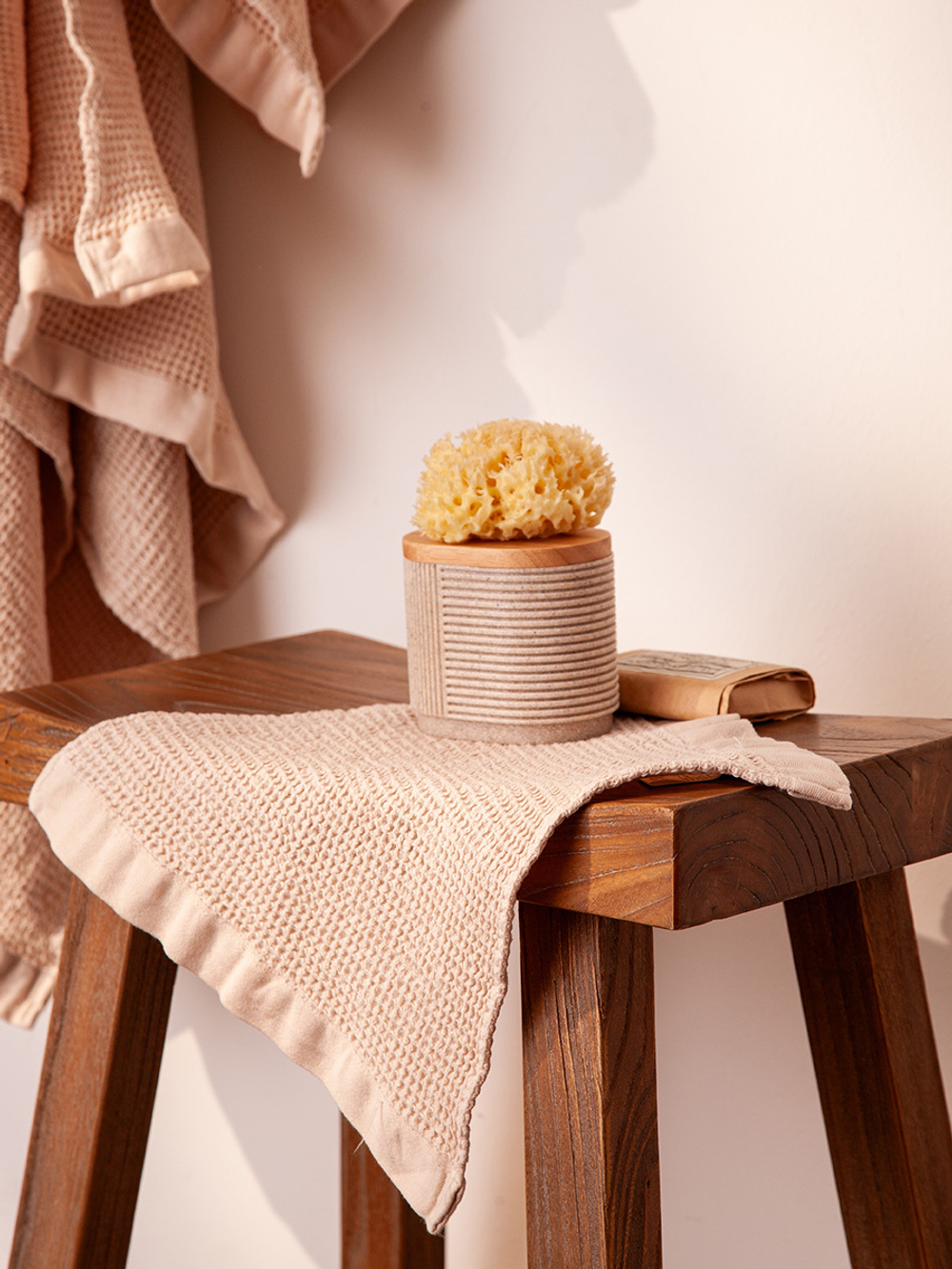 Полотенце для лица из умягченной вафли кремового цвета из коллекции essential, 30x30 см