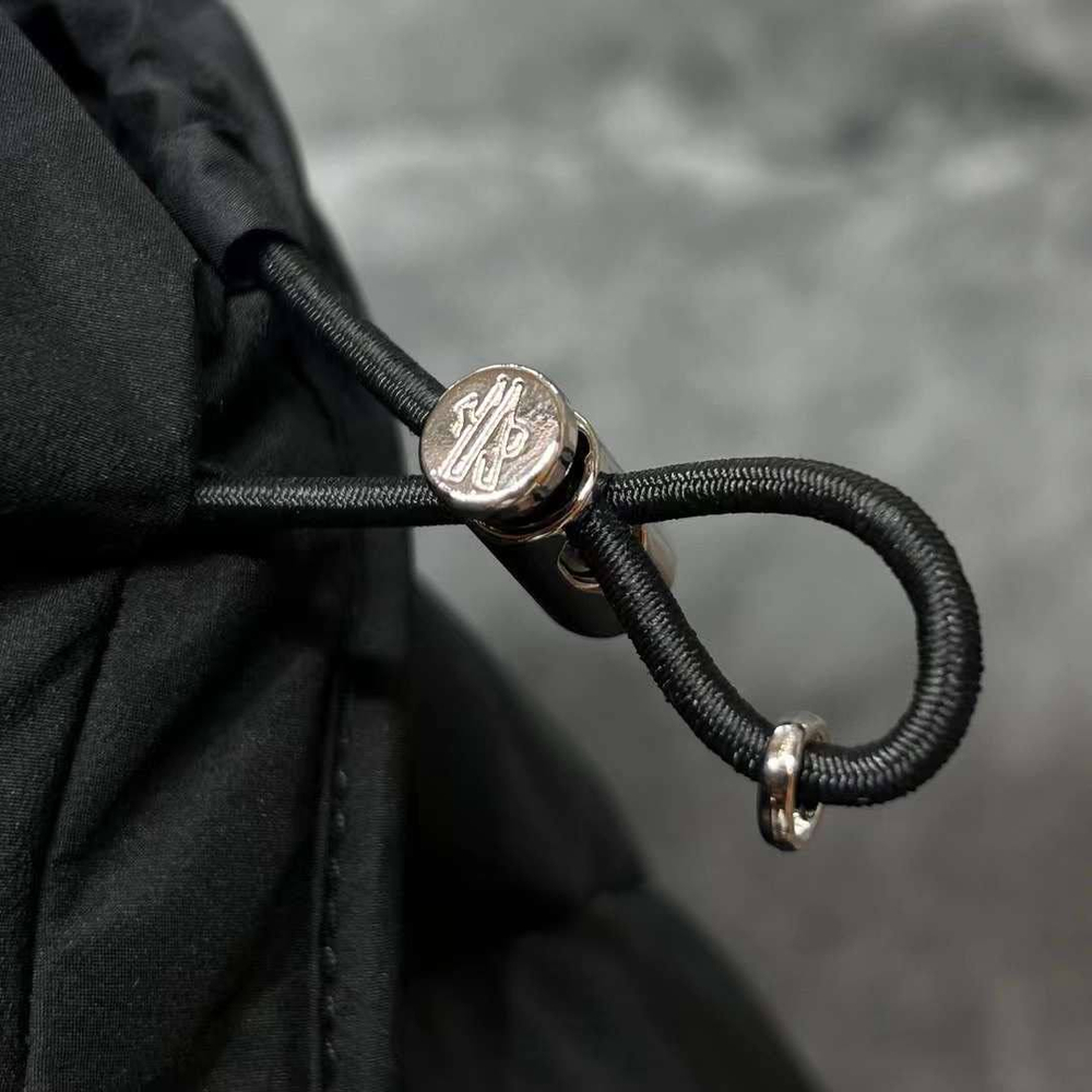 Пуховик Moncler