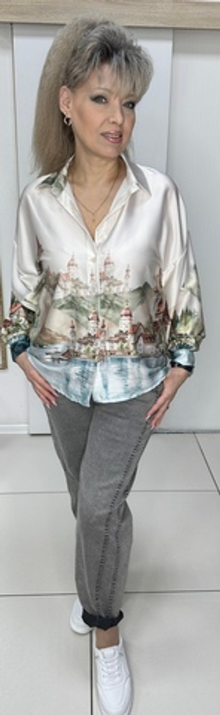 Рубашка-блузон с цветным изображением и атласным блеском