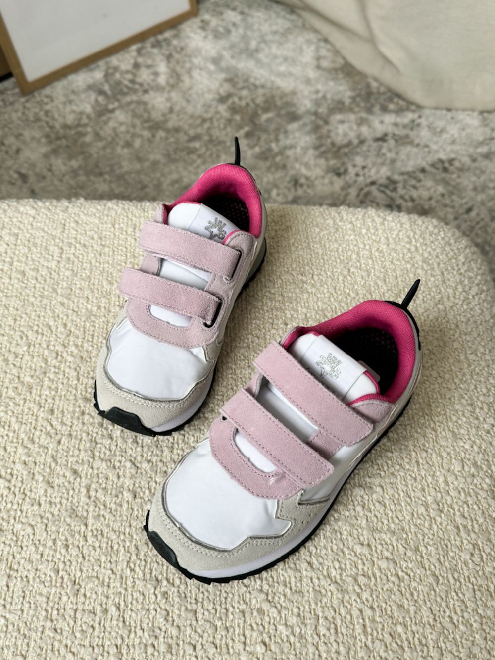 Новые кроссовки W6YZ, 32