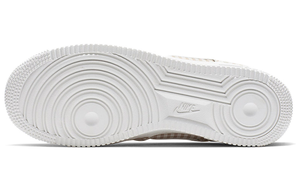 Кроссовки Nike Air Force 1 07 Qs (Женская размерная сетка)