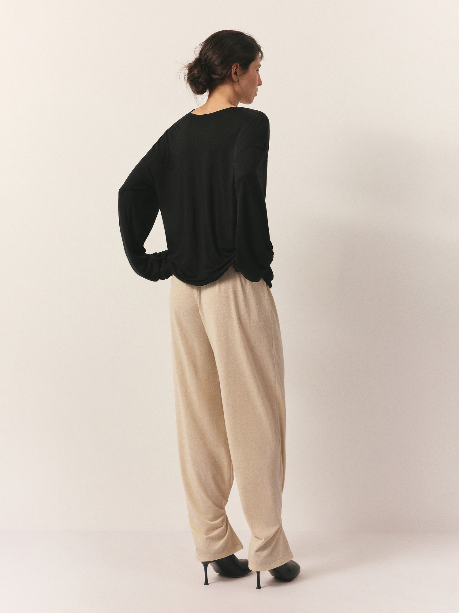 Лонгслив с кружевом