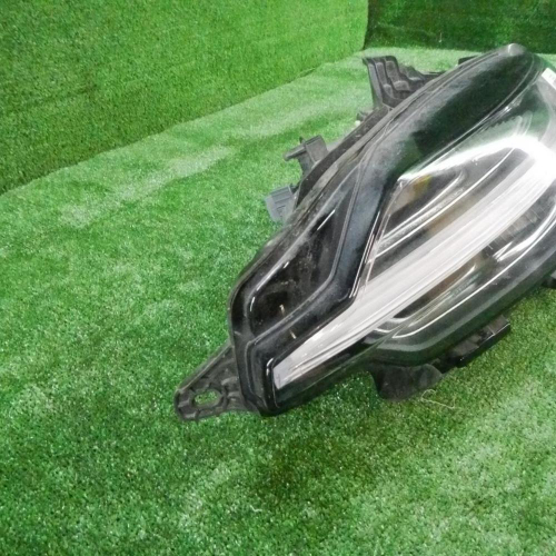 Фара левая Volvo S60 3 (2018-н.в.) LED