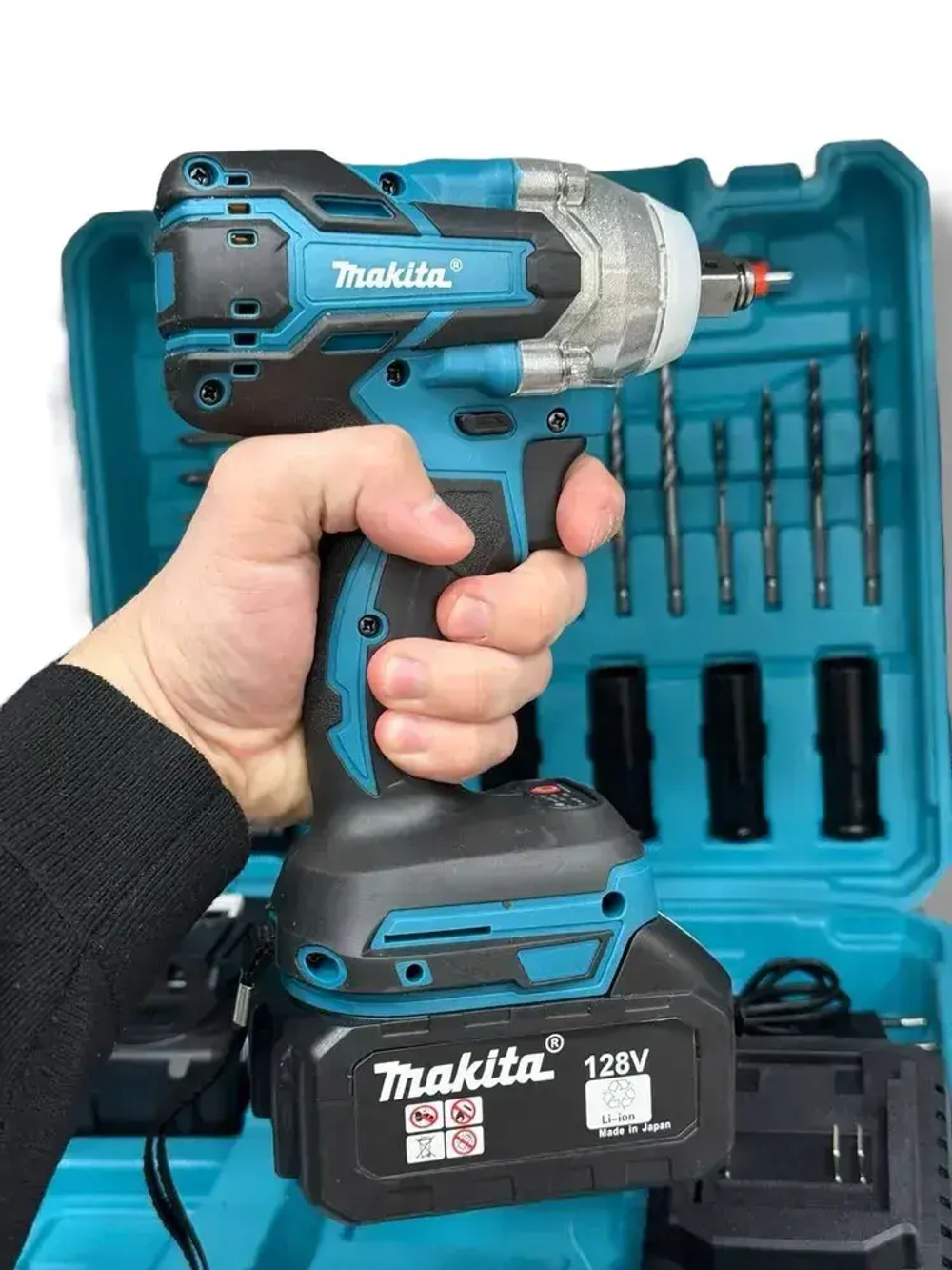 Ударный гайковерт Makita , 2 АКБ + кейс