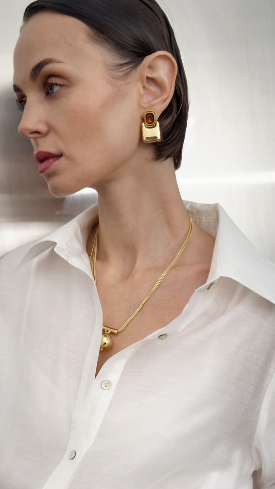 золотистый