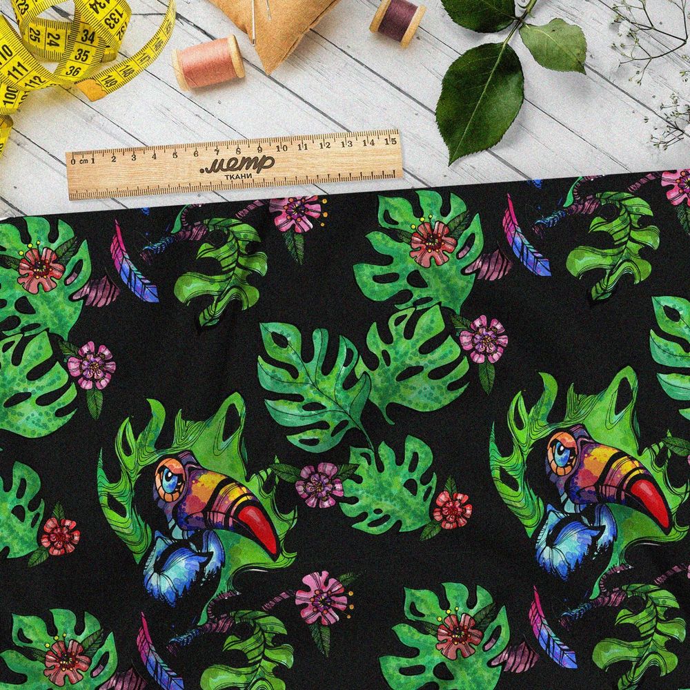 Ткань таффета тукан с листьями монстеры