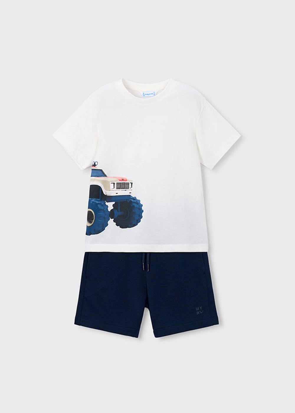 футболка с шортами