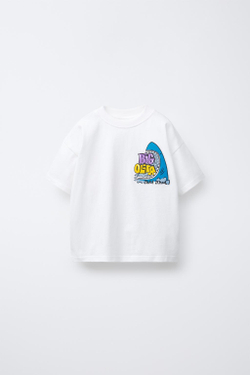 ZARA ФУТБОЛКА С ПРИНТОМ «АКУЛА», ЖЕЛТОВАТО-БЕЛЫЙ