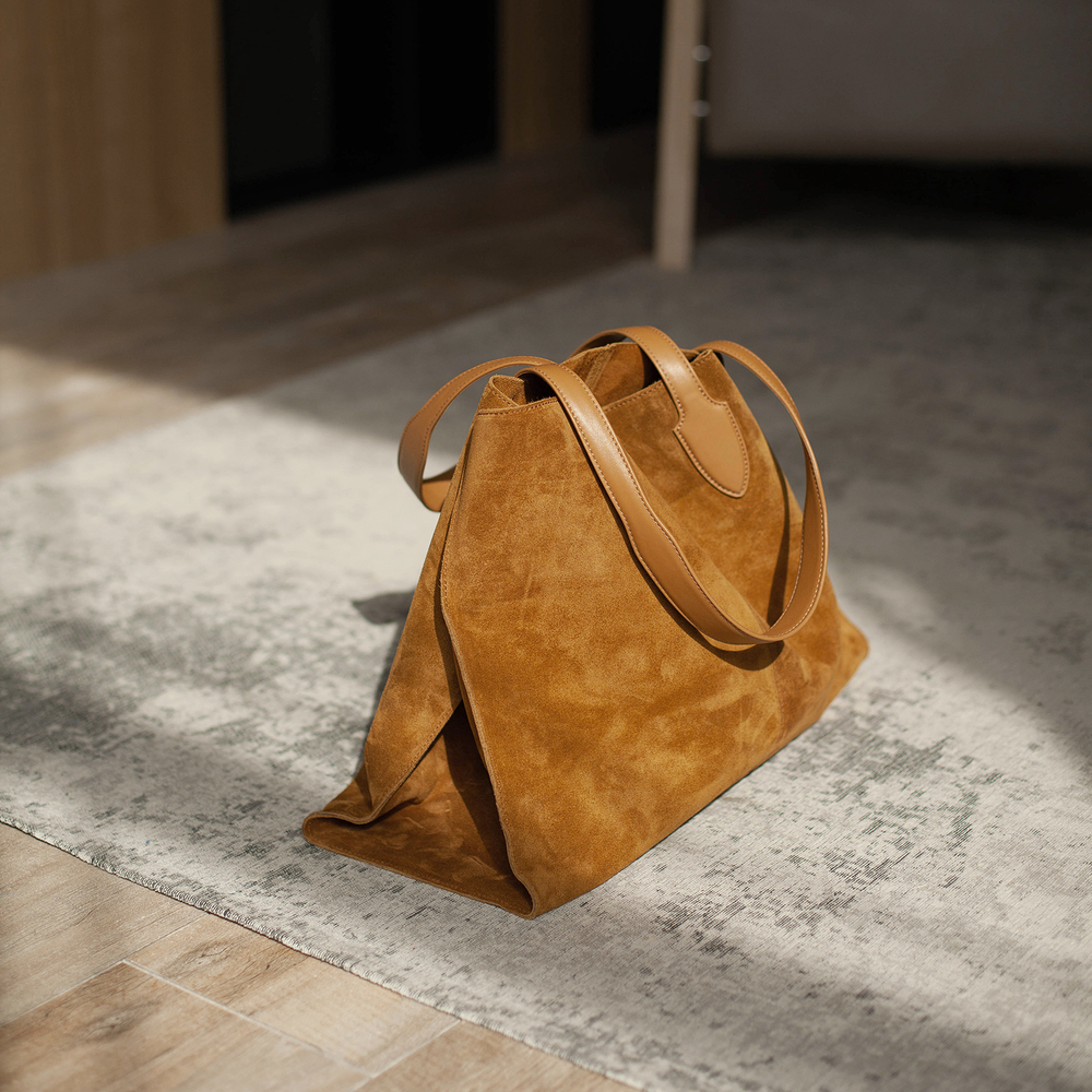 Шоппер Boheme из замши горчичного цвета