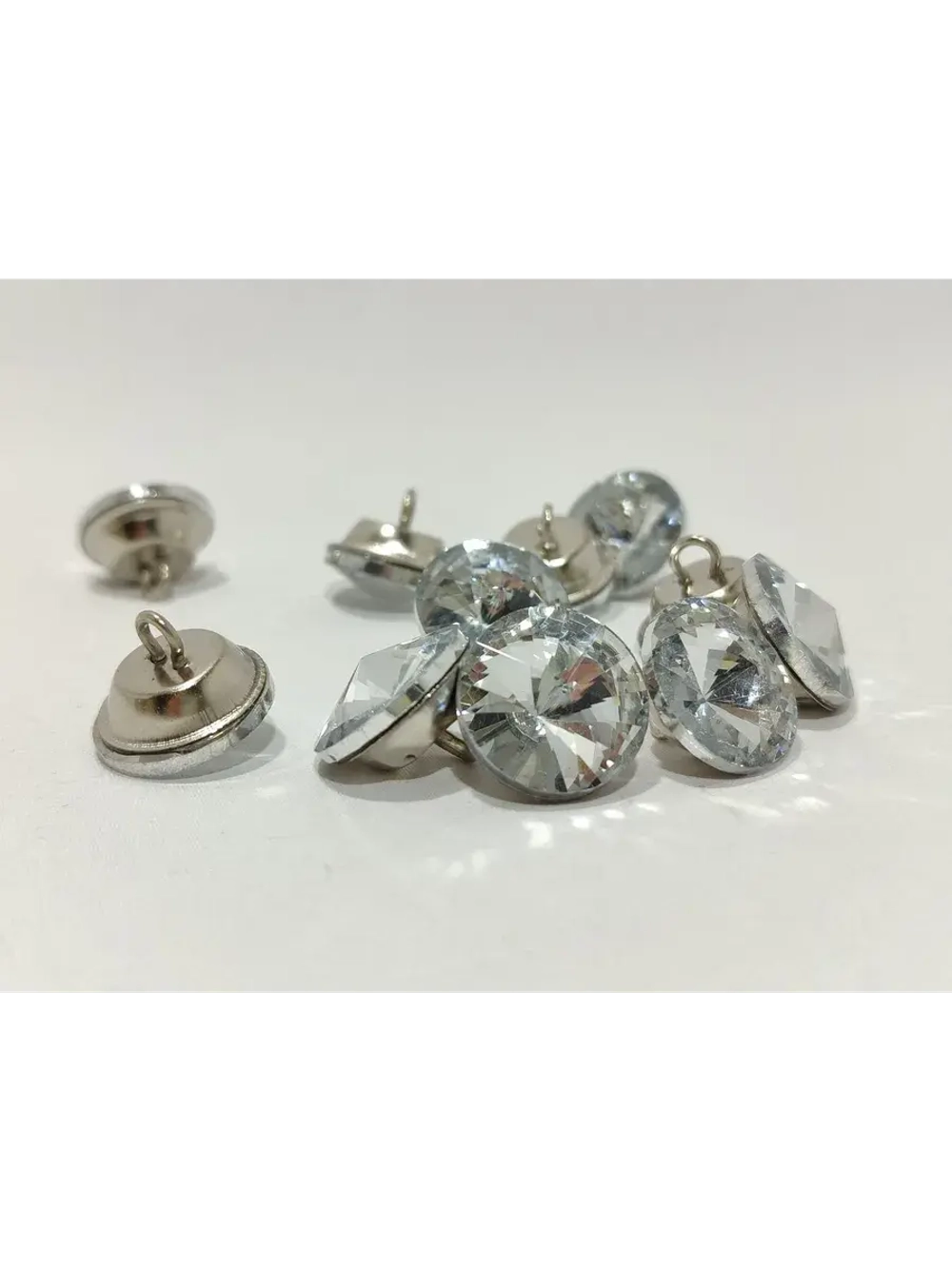 Декоративные стразы для дивана, кресел, пуговиц