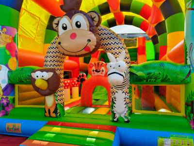 Коммерческий надувной батут «Страна Сафария 3» 8*6*6 м