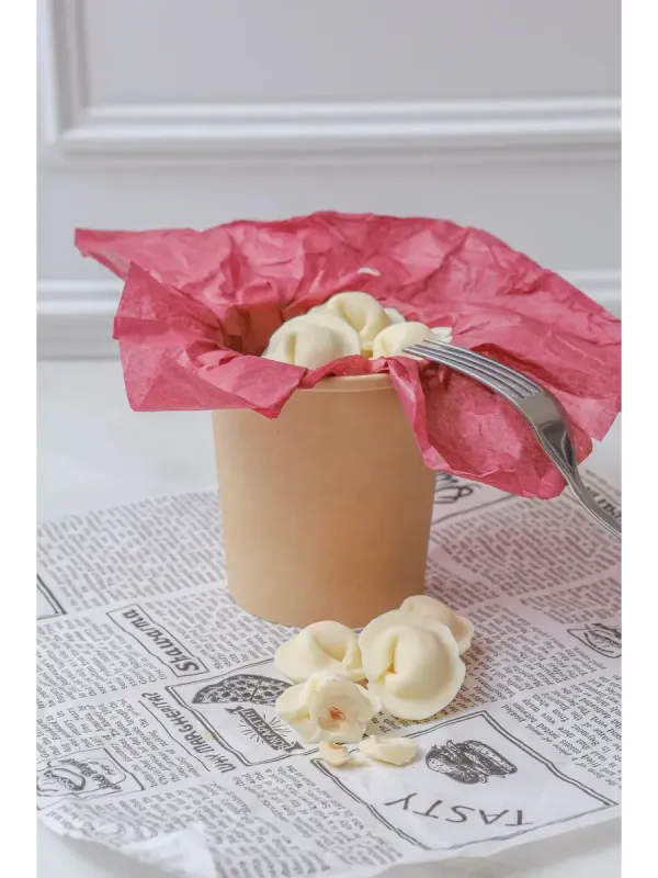 Шоколадные пельмени с фундуком внутри