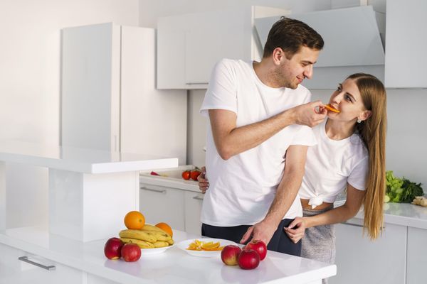 Как выбрать гарнитур для кухни, который будет соответствовать последним тенденциям в дизайне интерьеров?