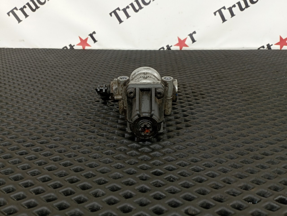 Клапан тормозной 2023г.