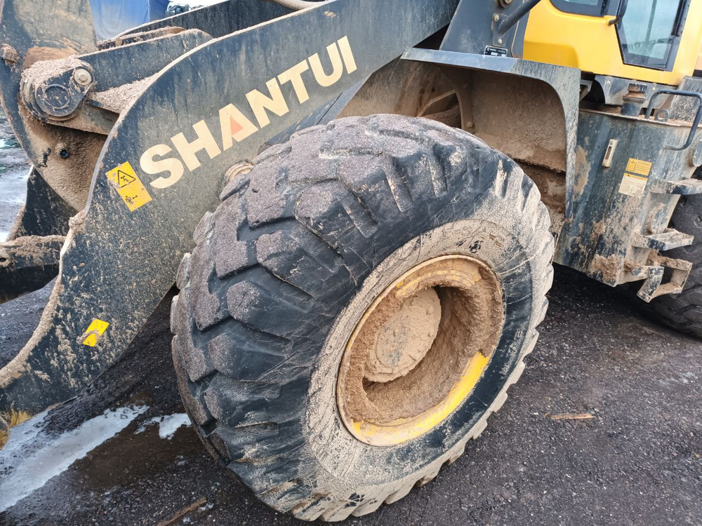 SHANTUI L* Фронтальный погрузчик L55-B5 (Дизельный, 9,7 л, 220 л.с., АТ)