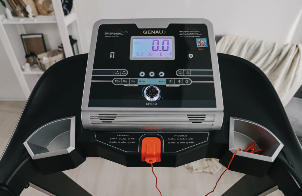 Беговая дорожка Genau Evolution M800