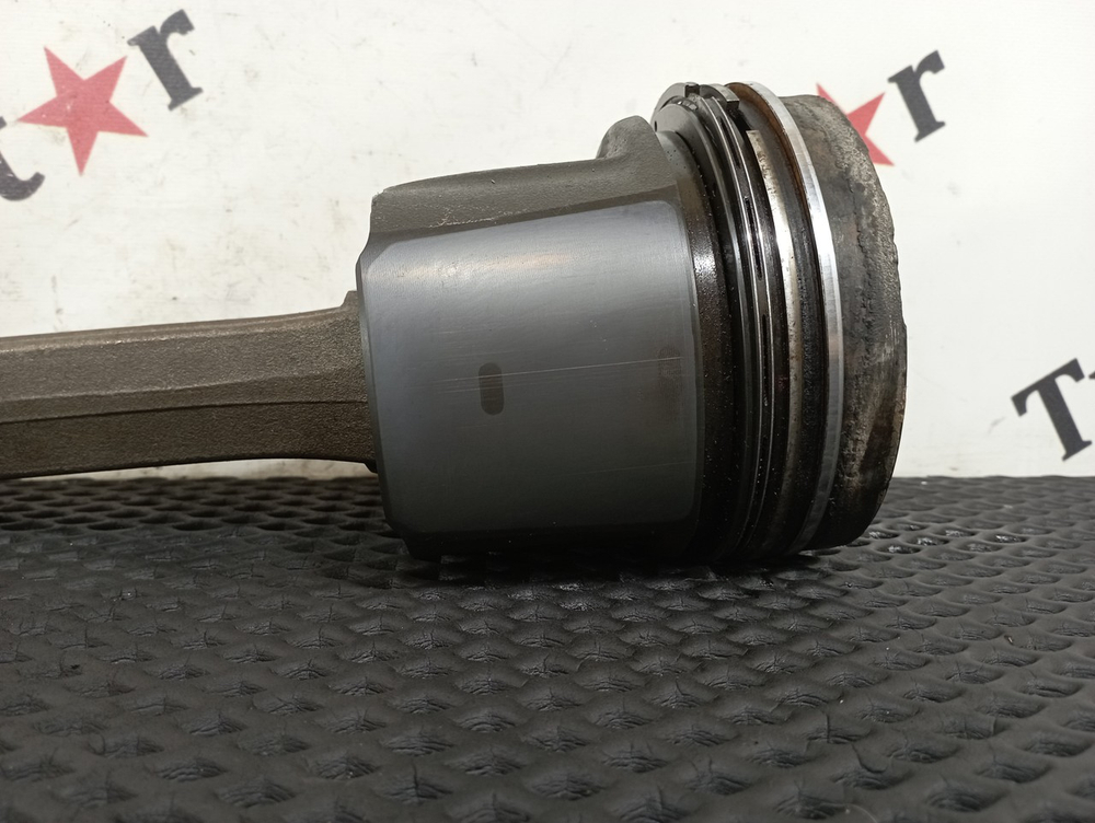 Поршень с шатуном