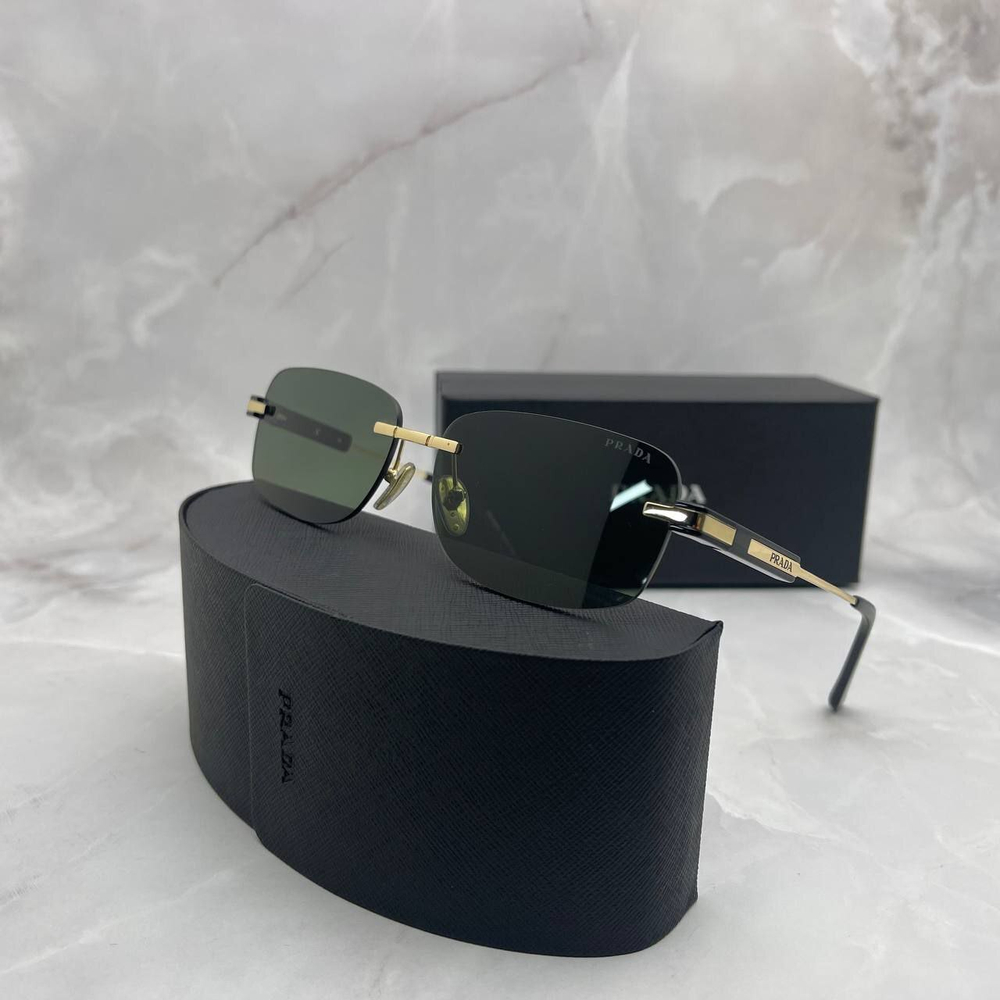 Солнцезащитные очки Prada