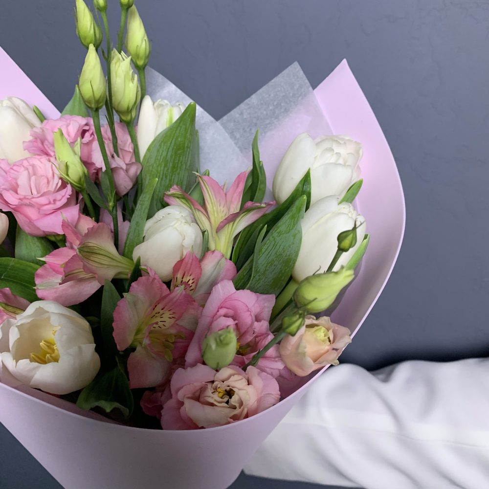 Букет "Линда" (Тюльпаны, Эустома, Альстромерии)